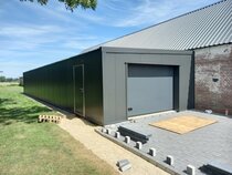 Schuindak werkplaatsen geïsoleerd  width=