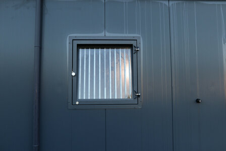 9x16m Paardenstal met opslagruimte