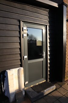 Loopdeur | Kunststof | Enkel | Half glas 