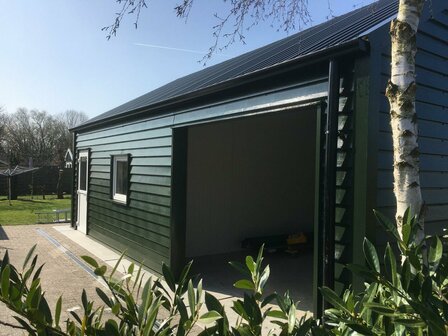 Staalrabat | 125mm plank hoote | Houtnerf structuur donker groen| vanaf &euro; 24,95/m2