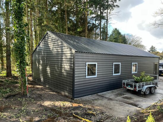 Paardenstal 8x14m te Lieren 