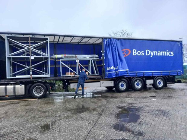 Transport bouwpakket loods onge&iuml;soleerd