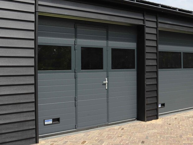 Loopdeur in de overheaddeur