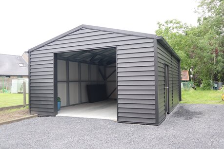 Zadeldak loods 8x18m | On-geïsoleerd vanaf € 25.600,- | Geïsoleerd vanaf € 30.985,-| Excl. BTW Zadeldak loods 8x18m | On-geïsoleerd vanaf € 25.600,- | Geïsoleerd vanaf € 30.985,-| Excl. BTW