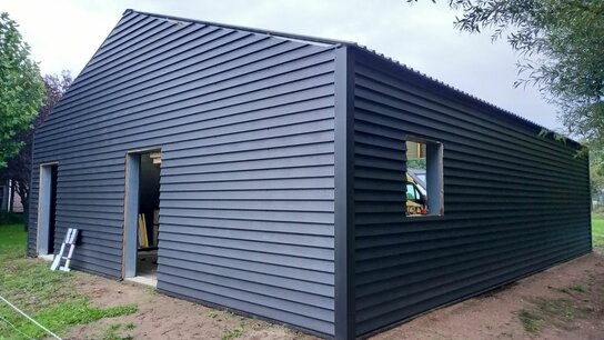 Zadeldak loods 8x16m | On-geïsoleerd vanaf € 24.040,- | Geïsoleerd vanaf € 28.995,-| Excl. BTW Zadeldak loods 8x16m | On-geïsoleerd vanaf € 24.040,- | Geïsoleerd vanaf € 28.995,-| Excl. BTW
