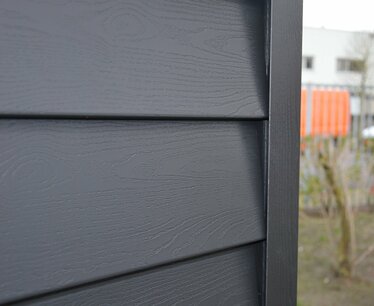 Staalrabat hoge plank | Houtnerfstructuur | € 29,95/m2